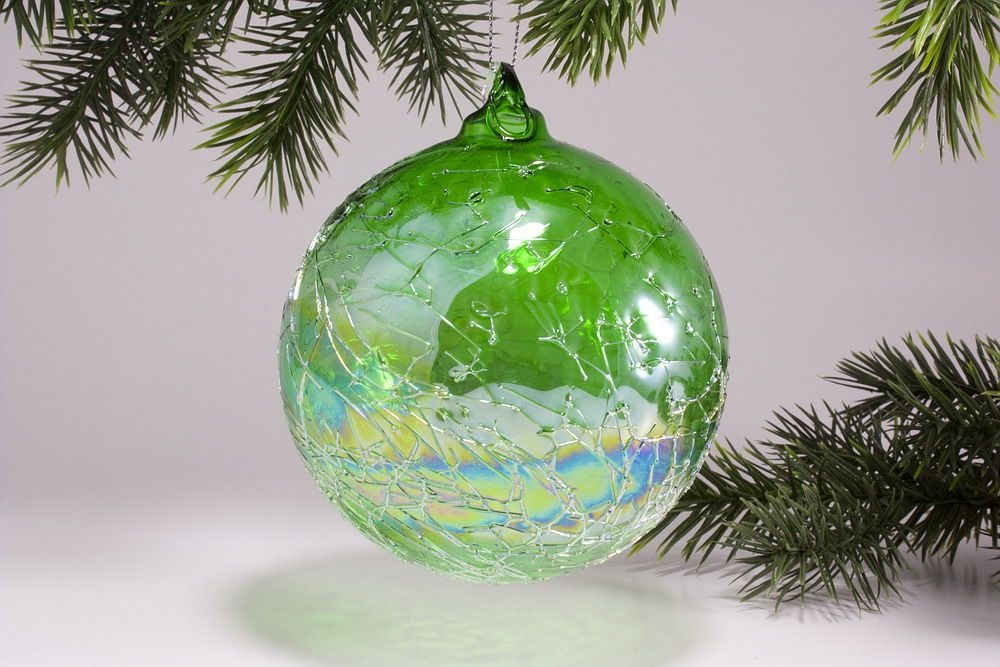 Glaskugel 10cm in Seifenblasenoptik klar grün