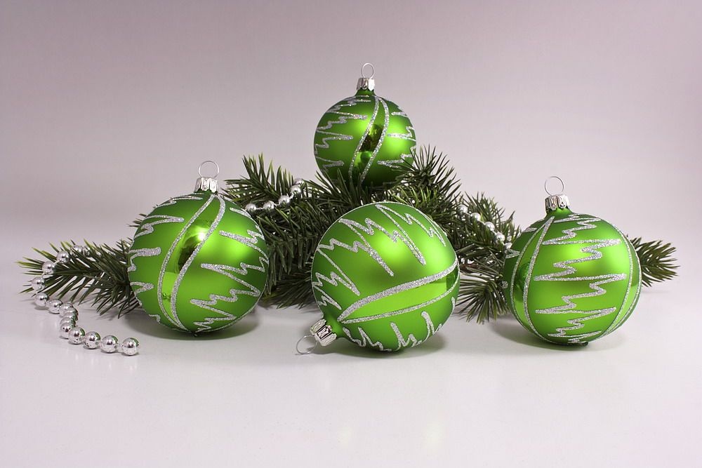 4 große Weihnachtskugeln aus Glas 10cm Kiwigrün Iris Blitz