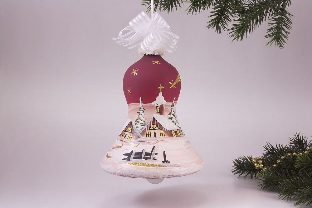 beleuchtete Glocke 16cm mit Winterlandschaft in rot