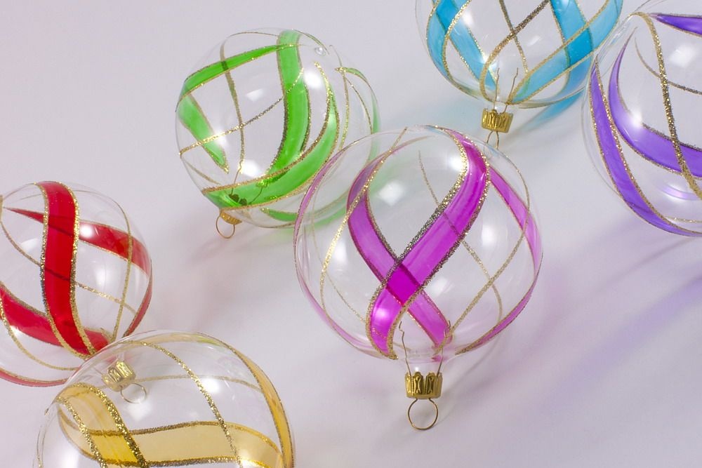 6 bunte Weihnachtskugeln aus Glas 6cm transparent für Christbaumschmuck und