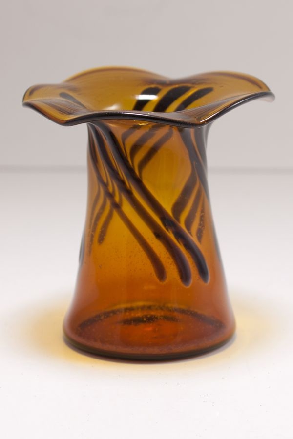 Mini-Vase aus Glas für Fruchtspieße braun