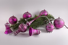 Christbaumkugeln magenta matt geringelt