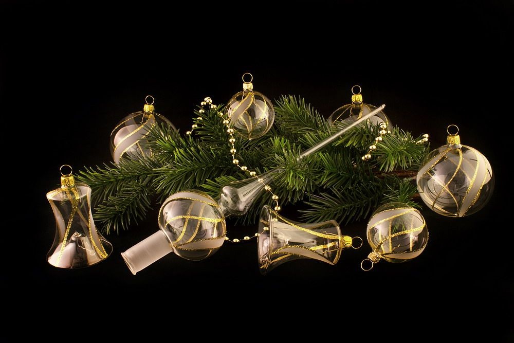 4 Stück Weihnachtsbaumkugeln aus Glas transparent gold ca 6 cm Christbaumkugel 