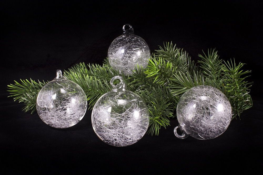 4 Schneeball-Kugeln aus Glas 8cm