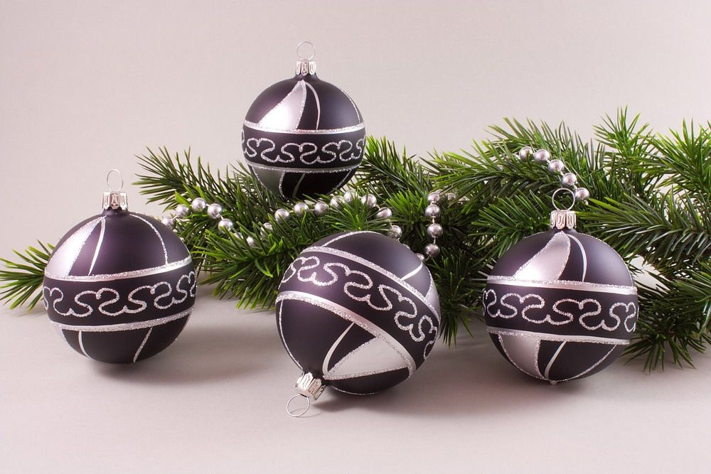 4 große Weihnachtskugeln 10cm Schwarz Silber für