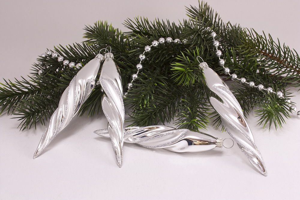 4 Eiszapfen ca. 13 x 2cm Silber Glanz matt umrandet