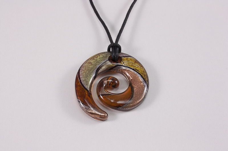 Glasschmuck Spirale aus Glas bernstein