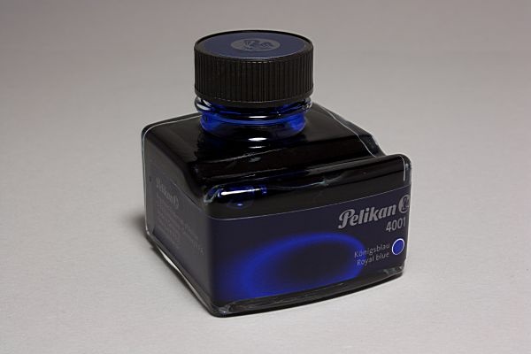 Tinte 50 ml Königsblau mit Stiftablage von Pelikan