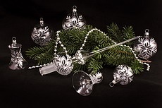 Weihnachtsbaumschmuck aus Glas klar mit silberner Christrose