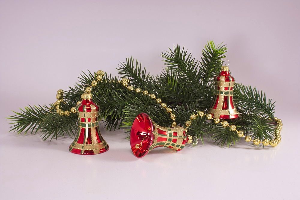 3 Gl&ouml;ckchen Rot Glanz mit Schottenmuster