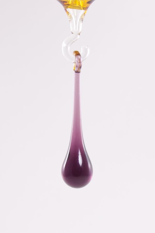 kleiner Glastropfen 5cm x 1cm in violett